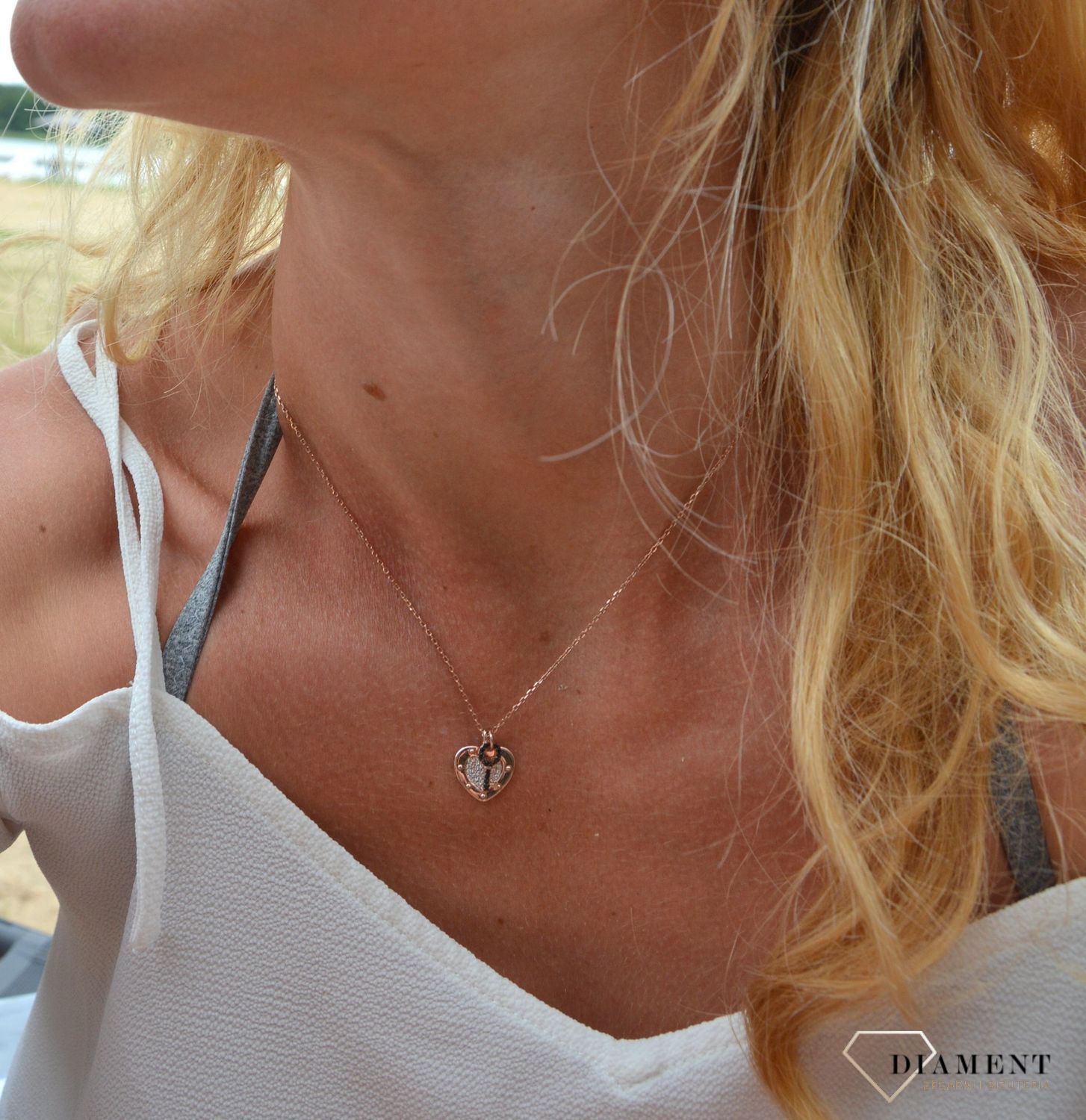 Celebrytka srebrna naszyjnik 'Serce z kłódką' Dall'Acqua ✓ Celebrytka w kształcie gwiazdki ozdobione czarnymi cyrkoniami, dodatkowym elementem są dwie czarne cyrkonie 11.jpg